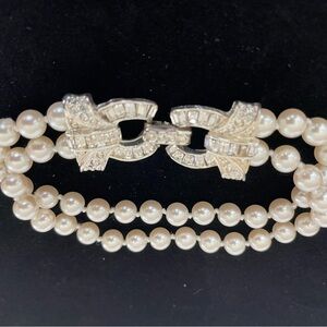 Elegant Faux Pearl Bracelet with Silver tone Clasp